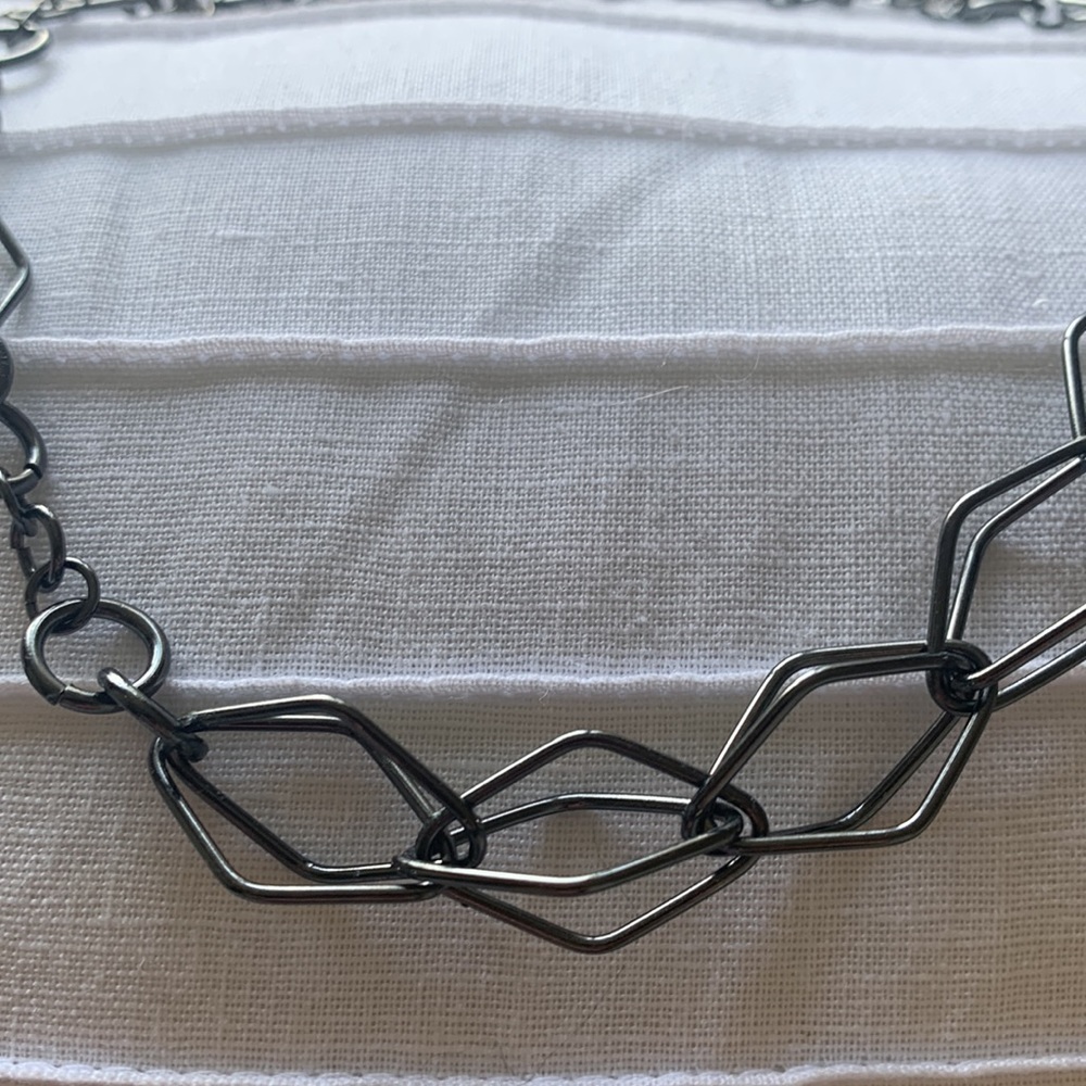 Modern necklace - Picture 2 of 4